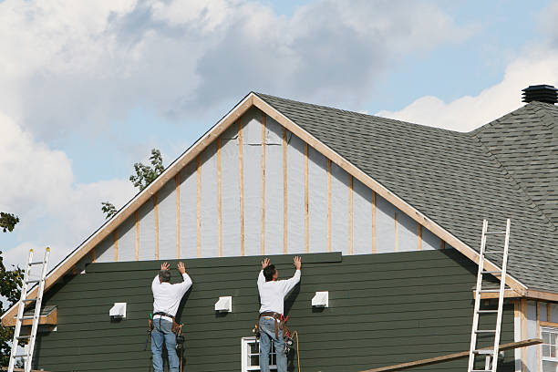 Professional Siding Installation technician working in Thomasville, NC